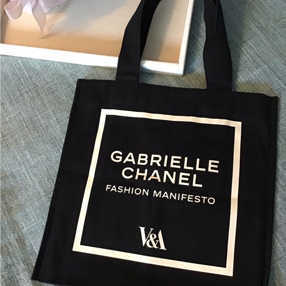 Chanel Canvas Black and White Graphic Tote. - Picture 5 of 6